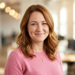 Emily Watson, que aparece como responsable de Atención al Cliente en Sendero Valorencia, en una imagen de perfil